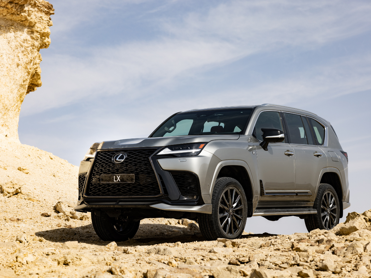 Lexus LX 700h front left