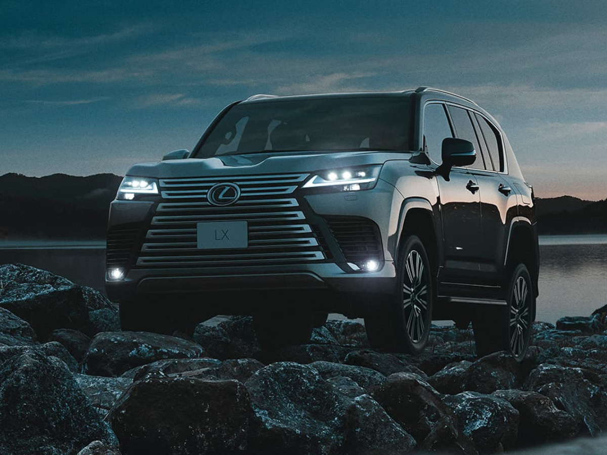 Lexus LX 700h front left