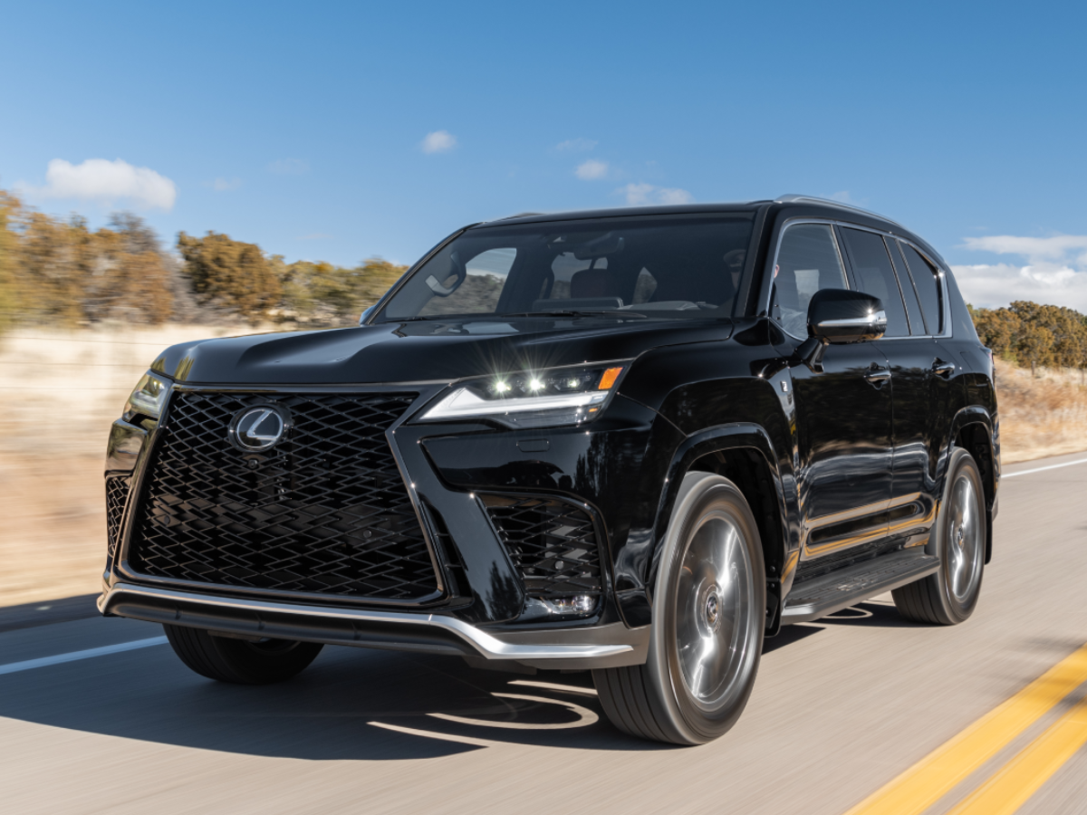 Lexus LX 700h front leftu