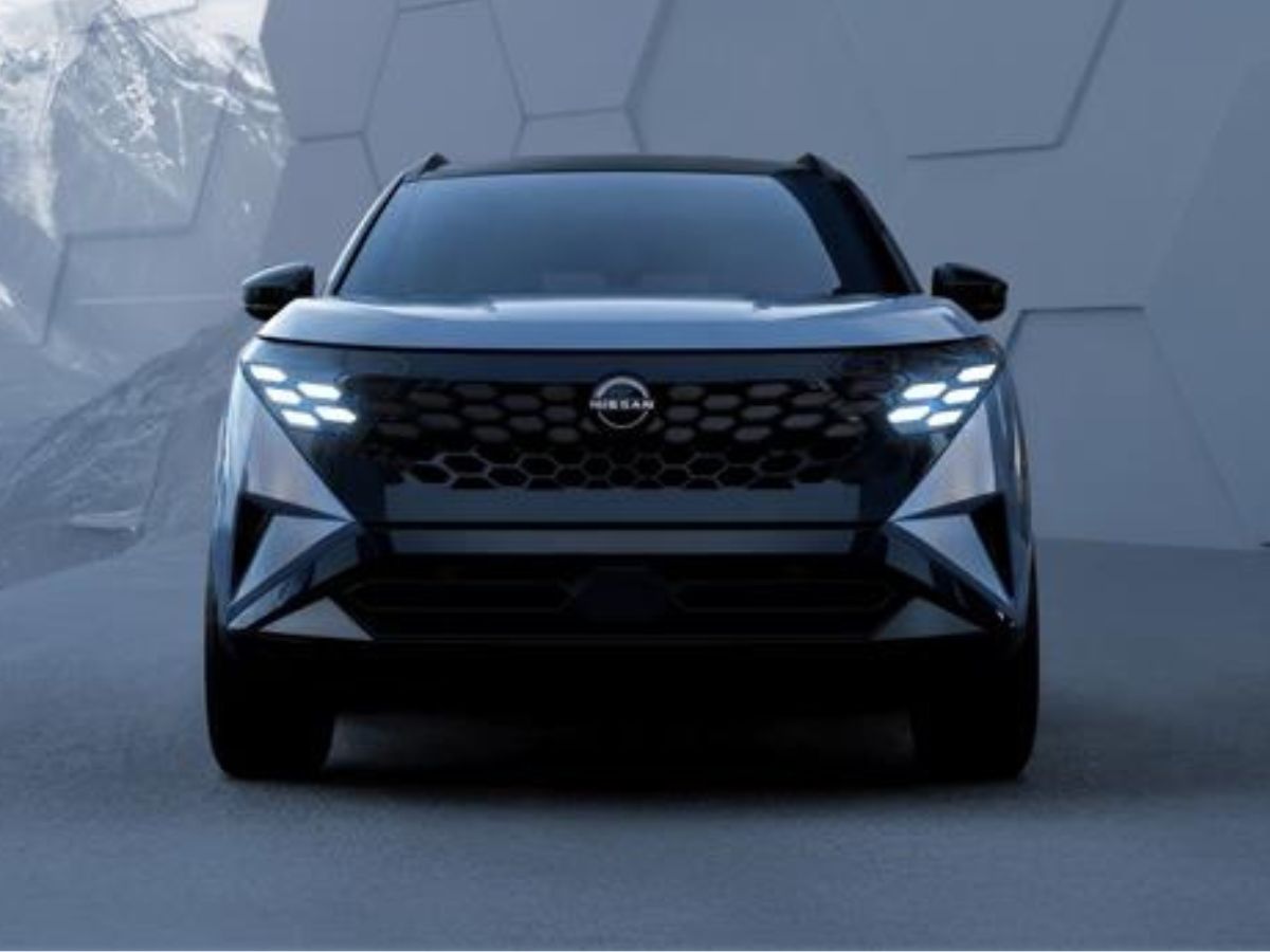 New Nissan X-Trail front center