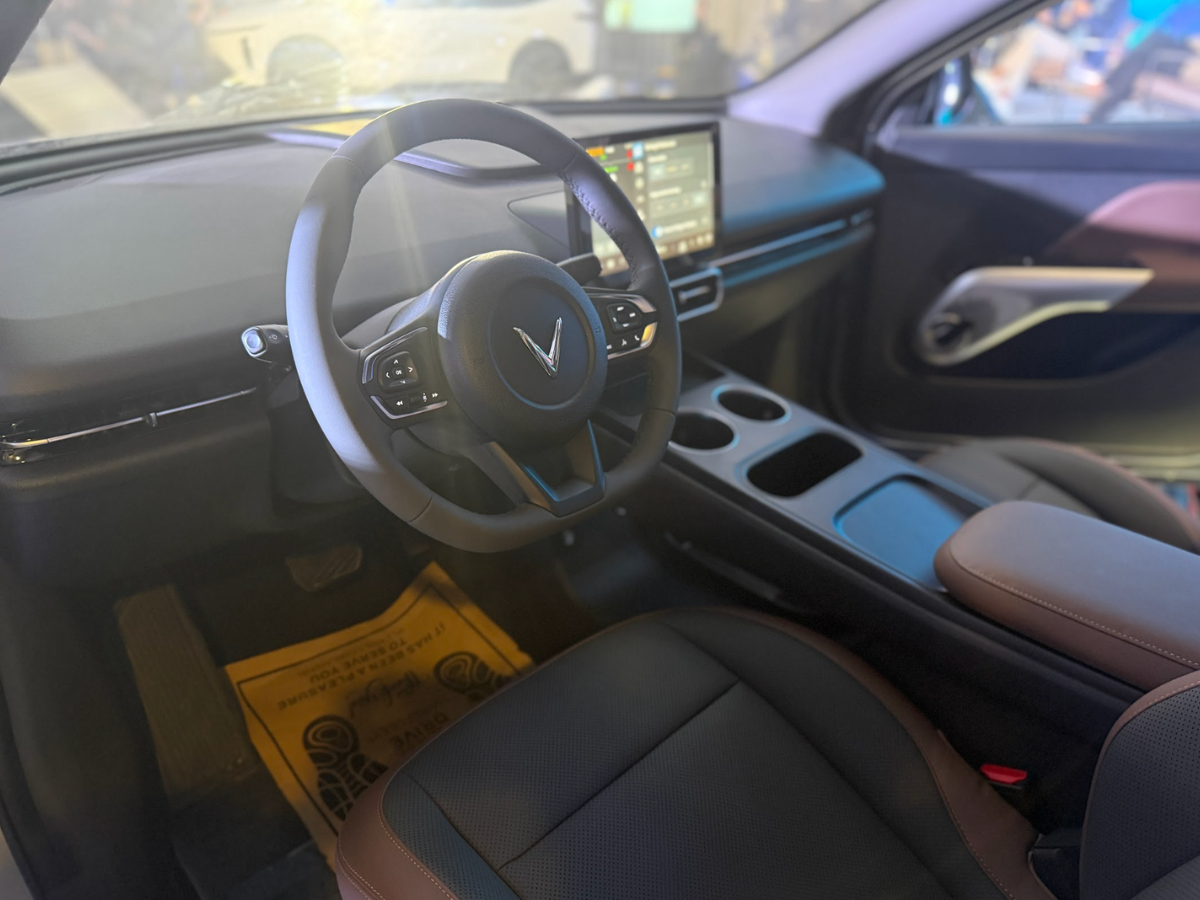 VinFast VF MPV 7_9