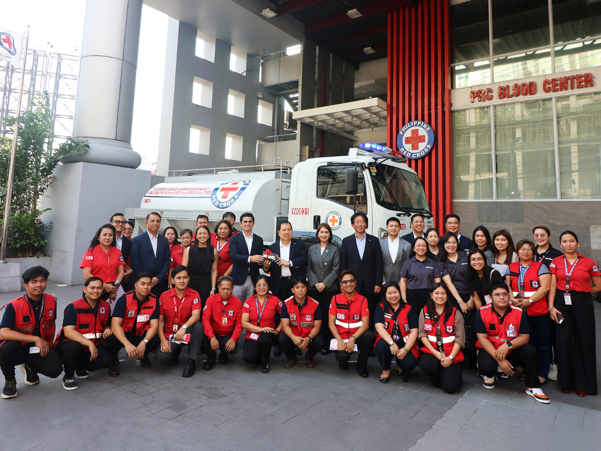 Isuzu, ACMobility back Philippine Red Cross with new water tanker