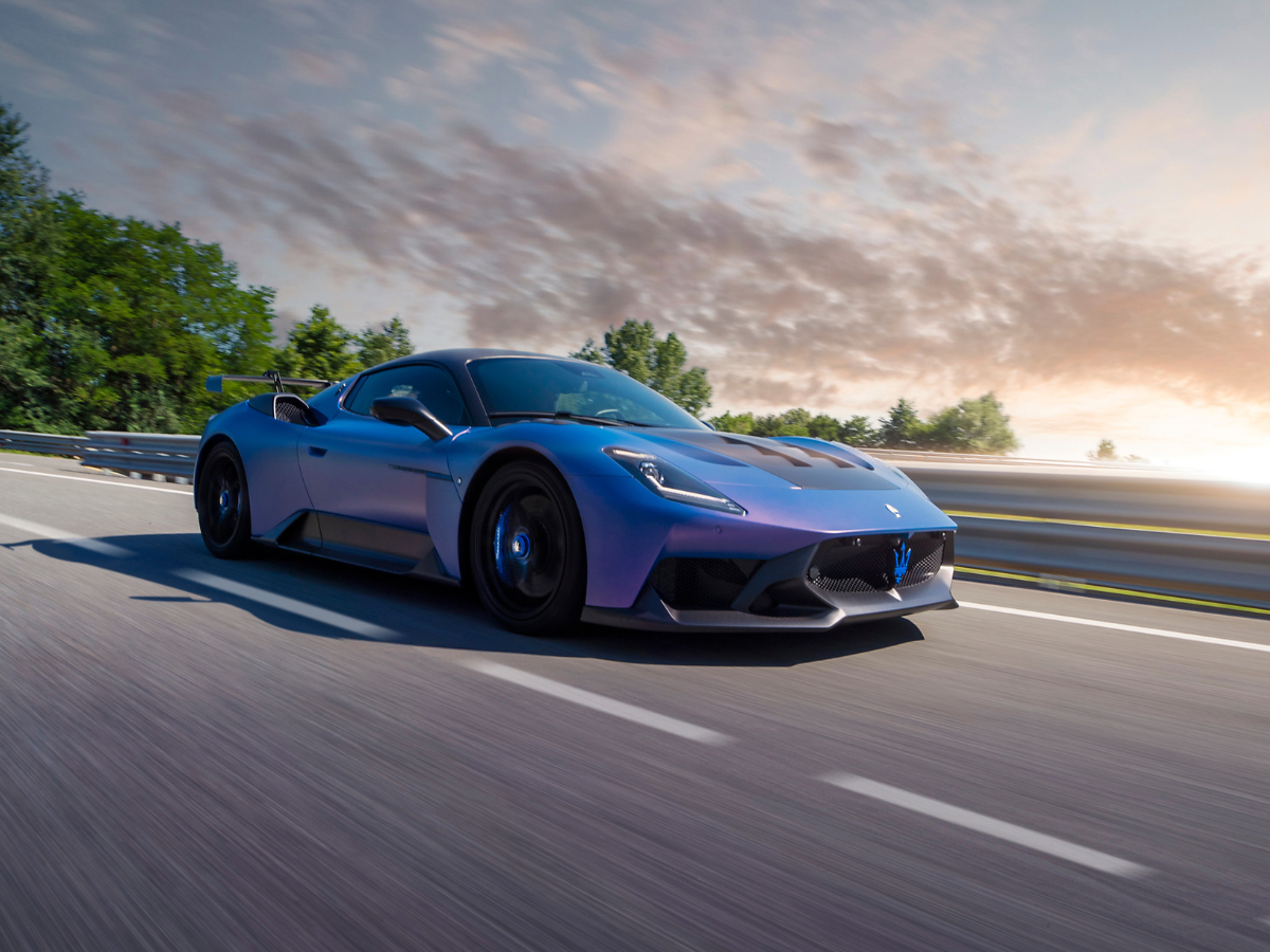 Maserati GT2 Stradale front right, in motion