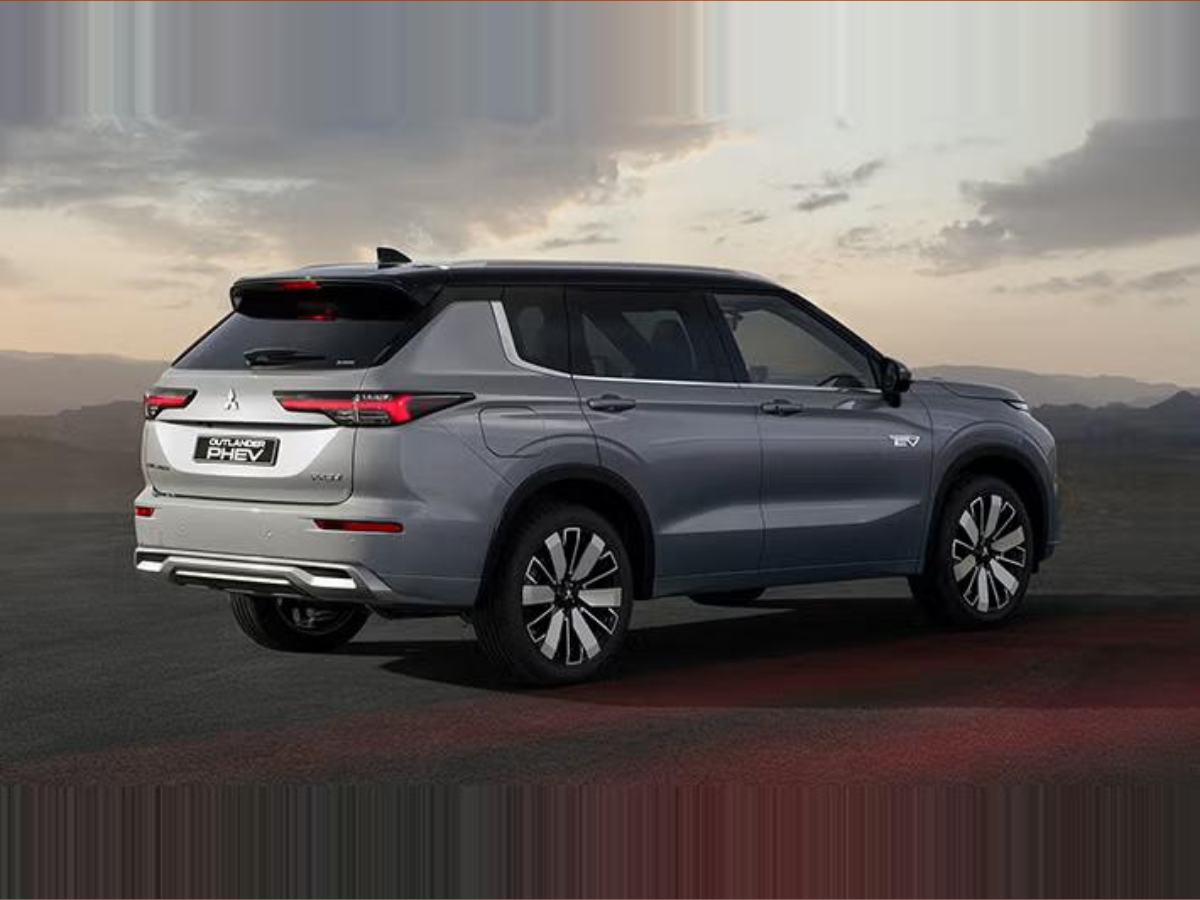 2026 Mitsubishi Outlander PHEV rear right