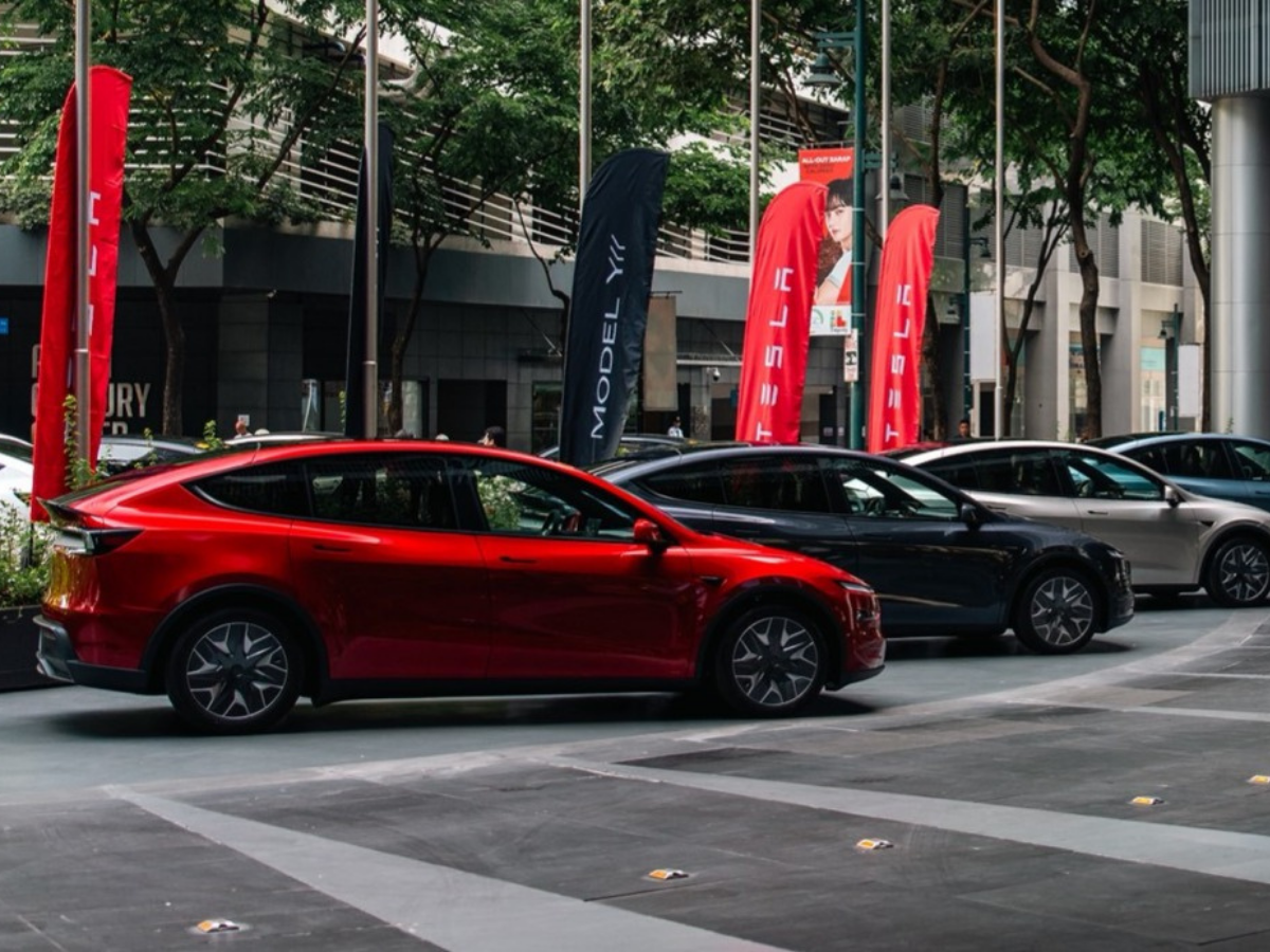 Tesla Model Y L delivered at 7/Neo BGC