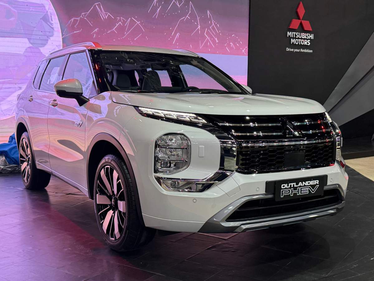Mitsubishi Outlander PHEV_1