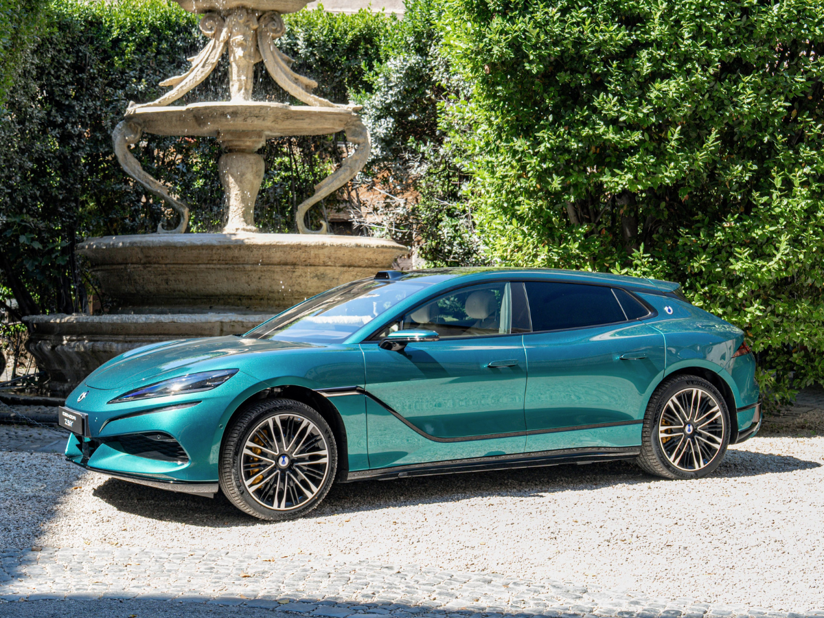 Denza Z9 GT EV Marco Polo Drive_2