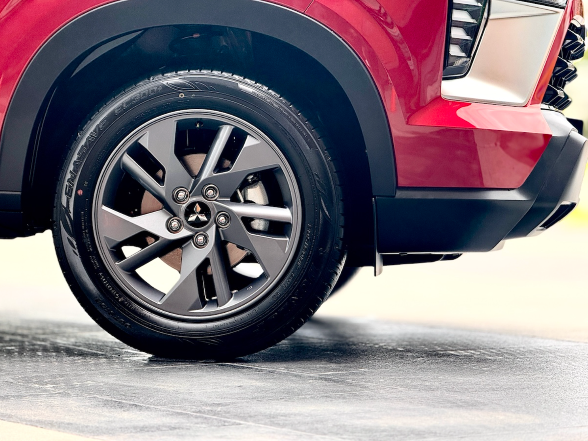 Mitsubishi XForce GLX_6