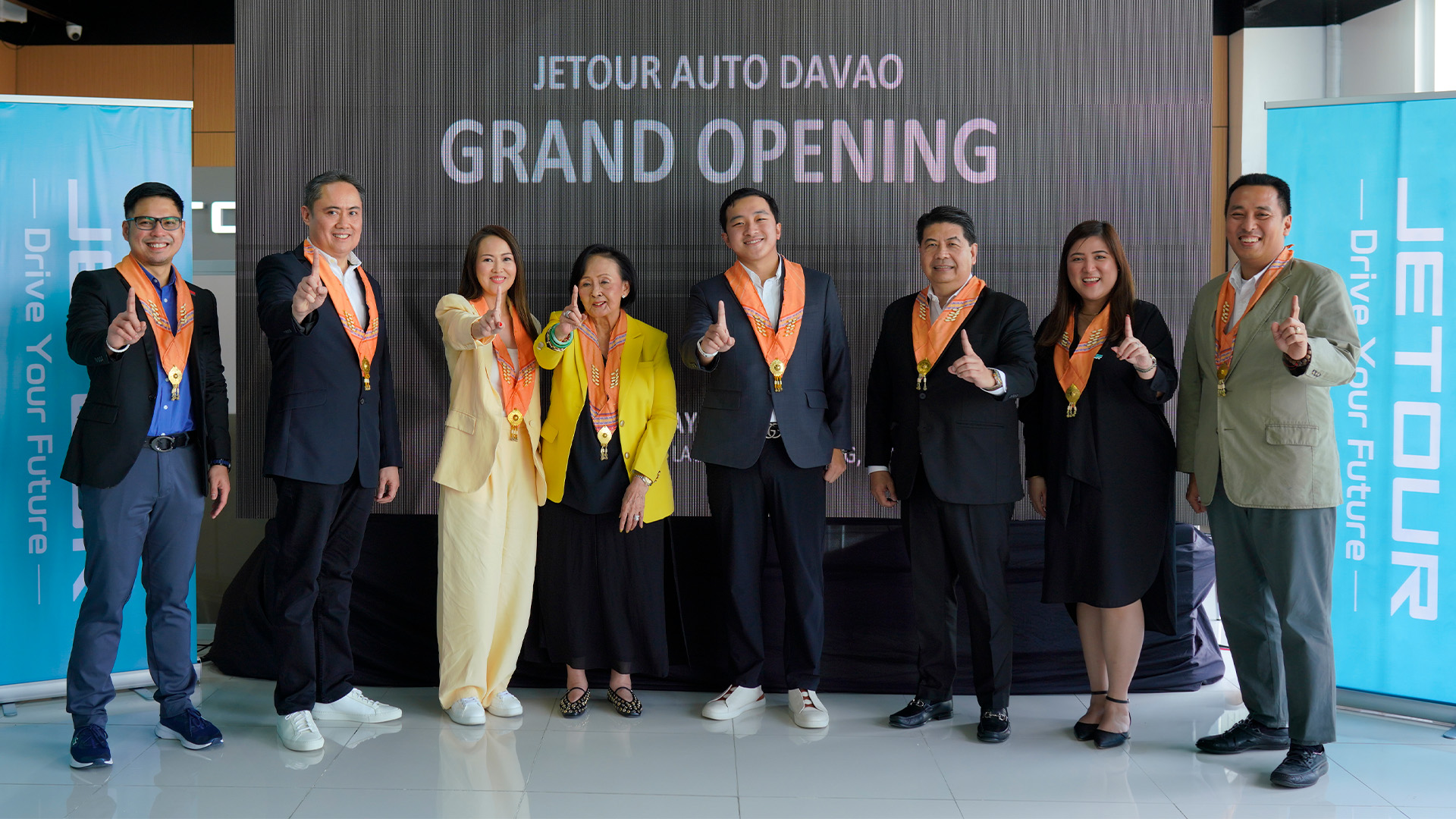 From left: Mr. Nikko Sayson, Sales Director – Jetour Auto Philippines, Mr. David Ross Bonifacio, Chairman of the Board – David Bonifacio Motors, Inc., Ms. Maria Cecilia Elodie (Chiqui) F. Bonifacio, Corporate Treasurer – David Bonifacio Motors, Inc., Ms. Maria Cecilia F. Bonifacio, Chairman Emeritus – David Bonifacio Motors, Inc., Mr. Timothy Sytin, Executive Director – Jetour Auto Philippines, Mr. Miguelito Jose, Managing Director – Jetour Auto Philippines, Ms. Cherry May De Los Santos, Marketing Director – Jetour Auto Philippines, Engr. Marvin Martinez, Dealer Development Director – Jetour Auto Philippines.