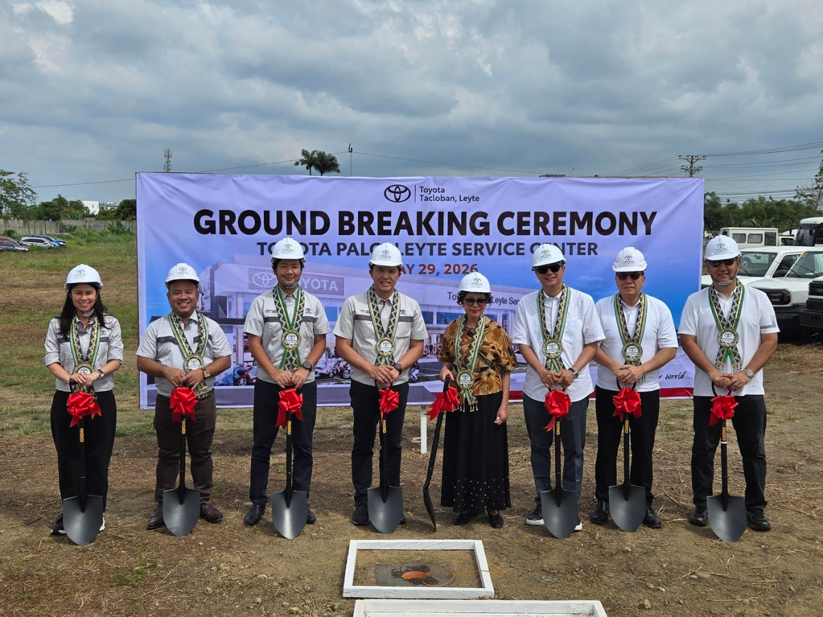 From left: TMP First Vice President for Vehicle Sales Elijah Sue Marcial; TMP First Vice President for Customer First Value Chain Mike Masamayor; TMP Senior Vice President for Marketing Ryo Yokoyama; TMP Senior Vice President for Marketing Sherwin Chua-Lim; Mayor of Palo, Leyte Hon. Remedios “Matin” Loreto Petilla; Toyota Tacloban, Leyte, Inc. President Jimmy T. Yaokasin; Toyota Tacloban Leyte, Inc. Executive Vice President Henry Gosyco; and Toyota Bataan, Inc. President Boldman Yulangco.