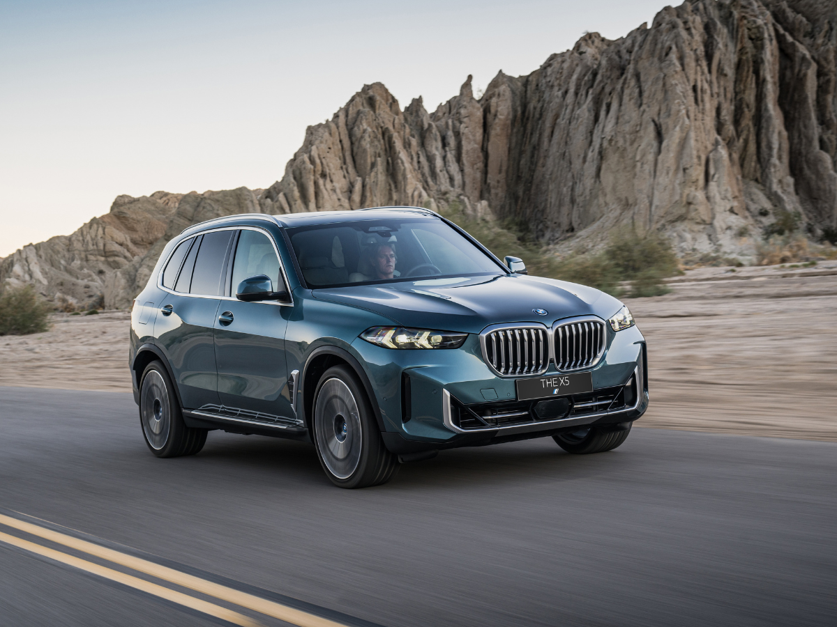 BMW X5 xDrive50e xLine Plug-in Hybrid Electric Vehicle (PHEV) front right, in motion
