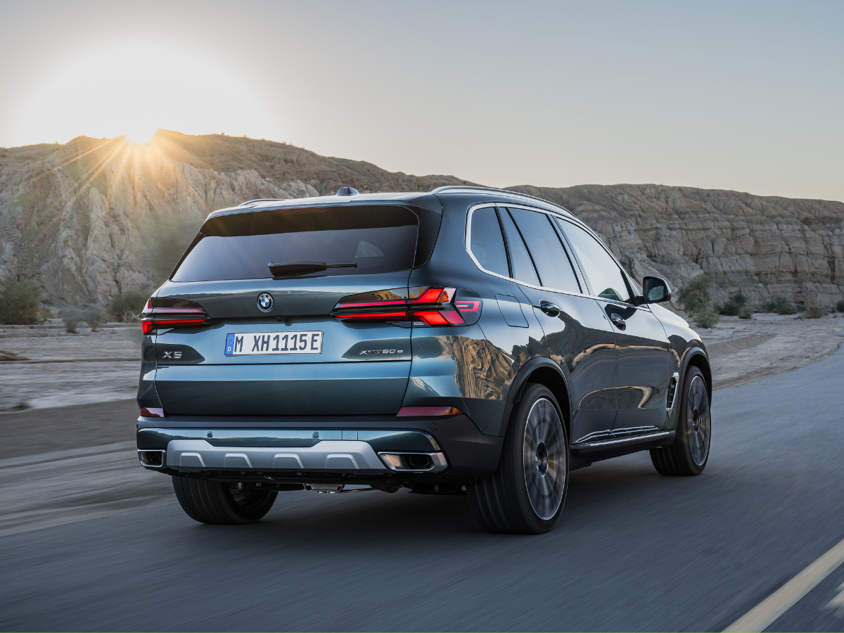BMW X5 xDrive50e xLine Plug-in Hybrid Electric Vehicle (PHEV) rear rightm in motion