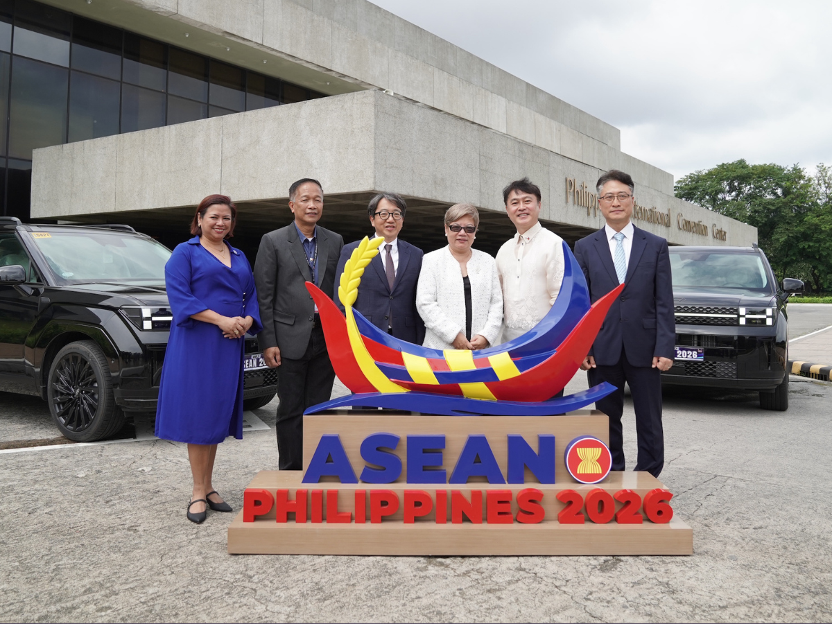 From left: Marielle Eduarte (Presidential Communications Office), MGen. Potenciano Camba (ASEC. Head of Operations, ASEAN National Organizing Council), Dong Jo Kim (HMG Senior Vice President for Global Policy Office), Undersecretary Ma. Hellen Dela Vega (Director-General of the ASEAN NOC), H.E. Sang-Hwa Lee (Ambassador of the Republic of Korea to the Republic of the Philippines), Jiho Son (President, Hyundai Motor Philippines)