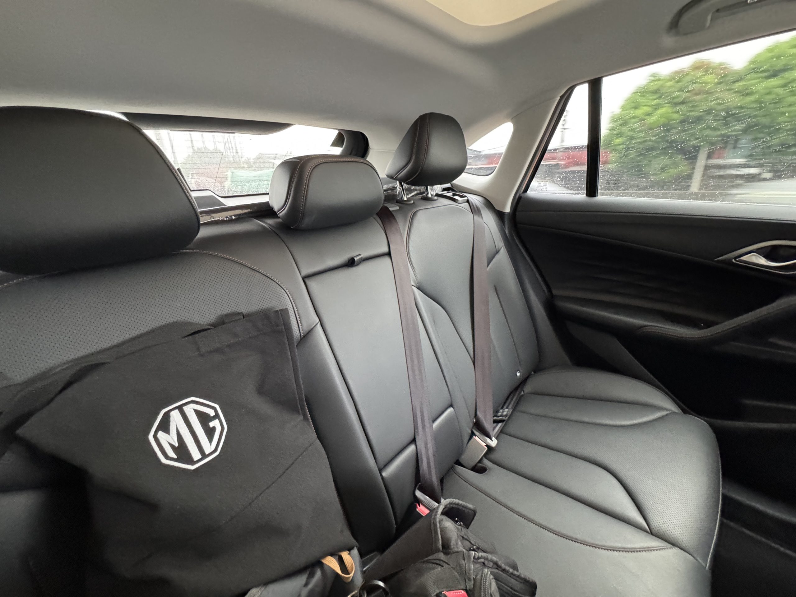 MG HS Hybrid+ rear passenger seat
