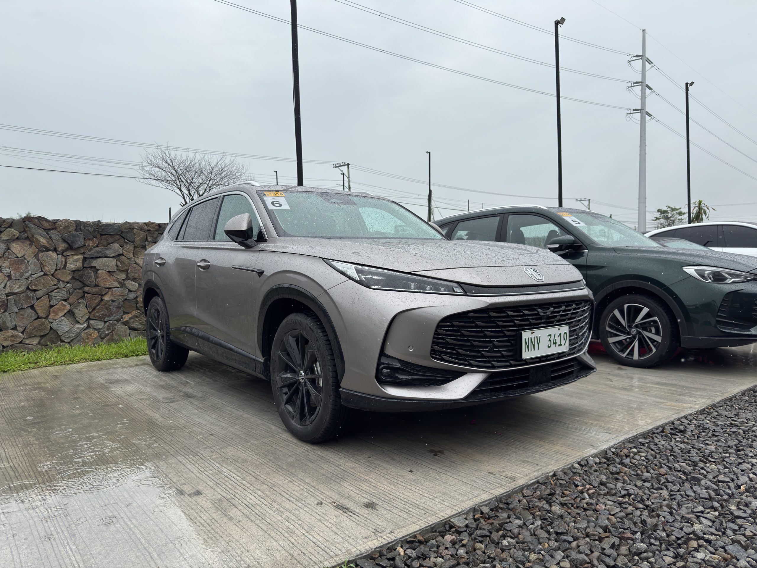 MG HS Hybrid+ front right