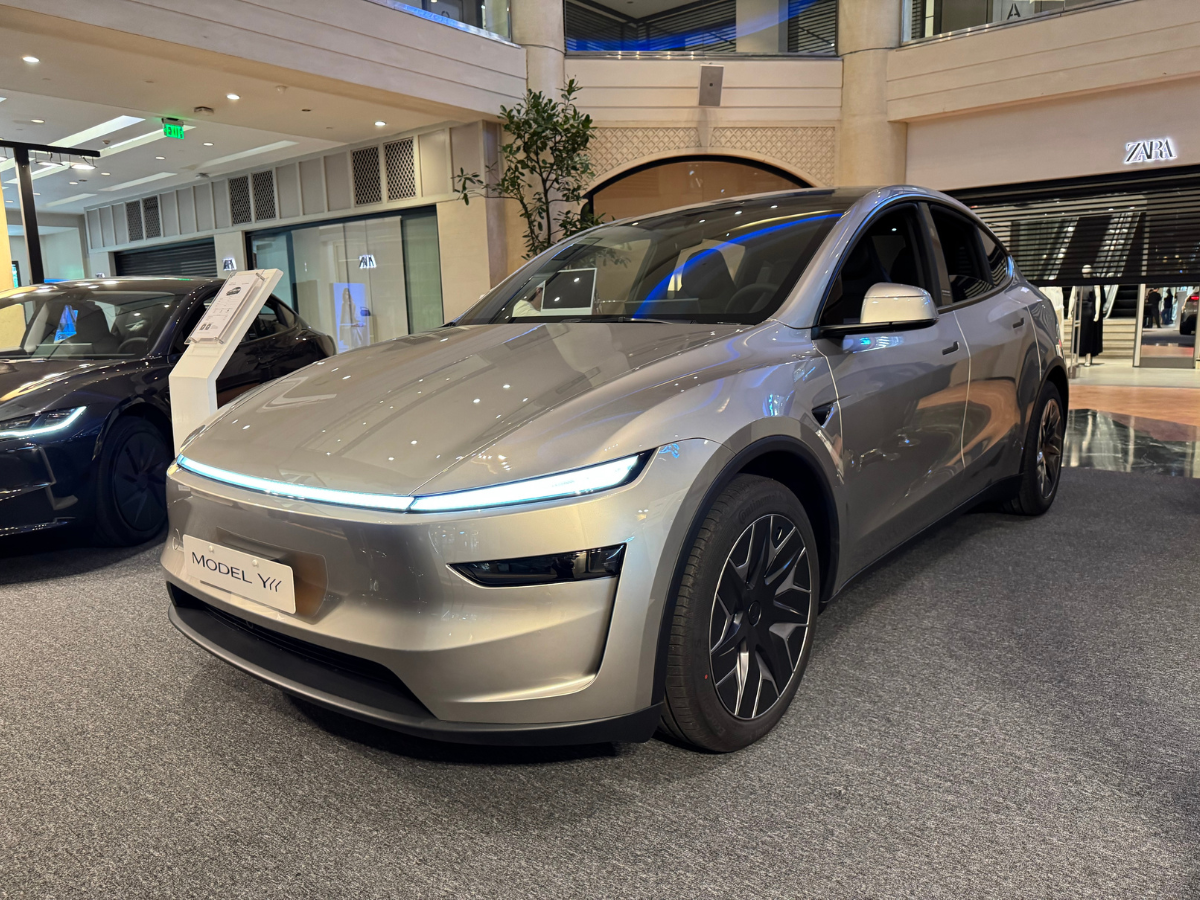 Tesla Power Plant Mall Display Features Test Drives, Grok AI, and Ownership Incentives