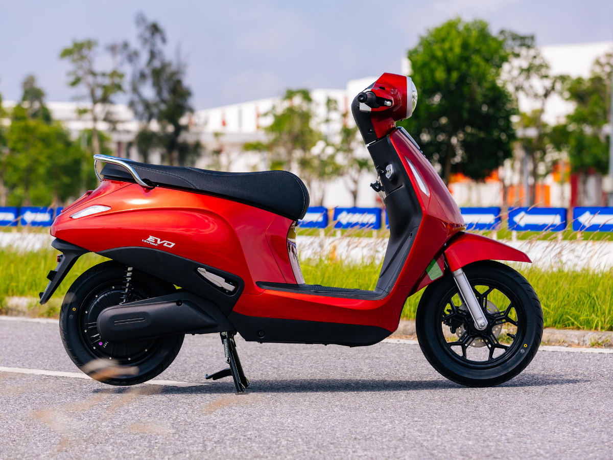 VinFast Evo e-scooter side profile