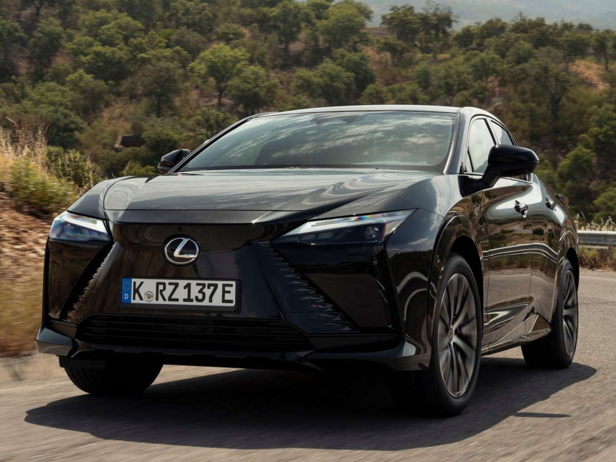 Lexus RZ_1