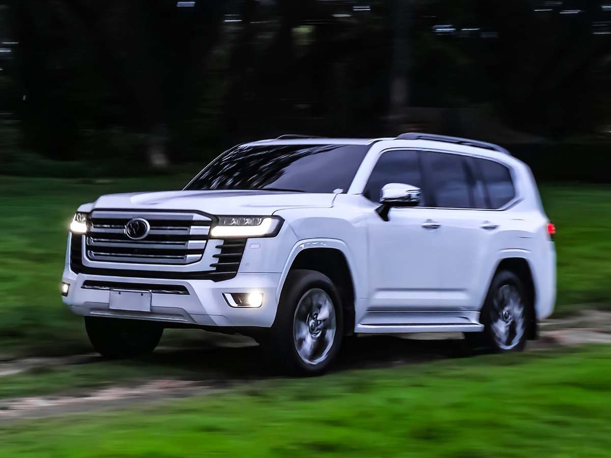 Toyota Land Cruiser 300 HEV_1