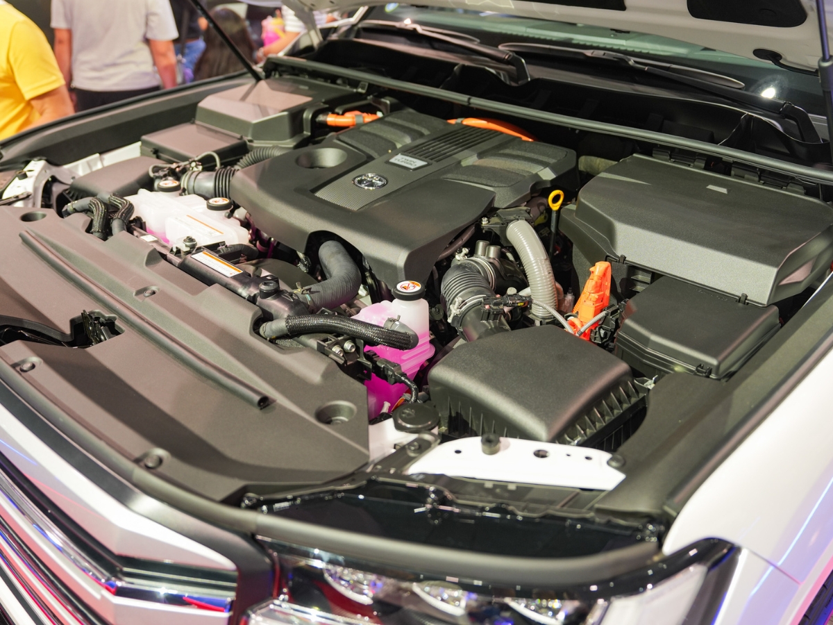 Toyota Land Cruiser 300 HEV_2