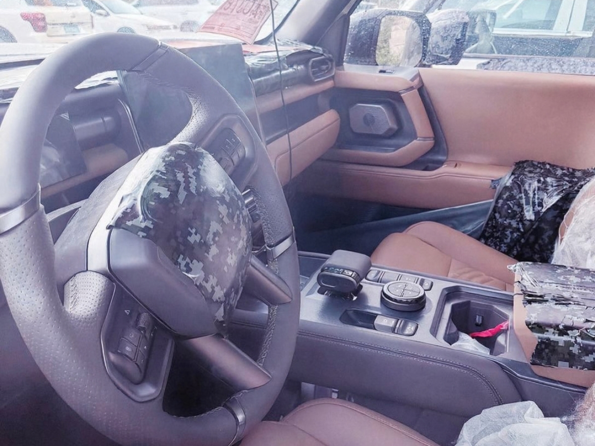 Nissan Terrano PHEV spy shot_3