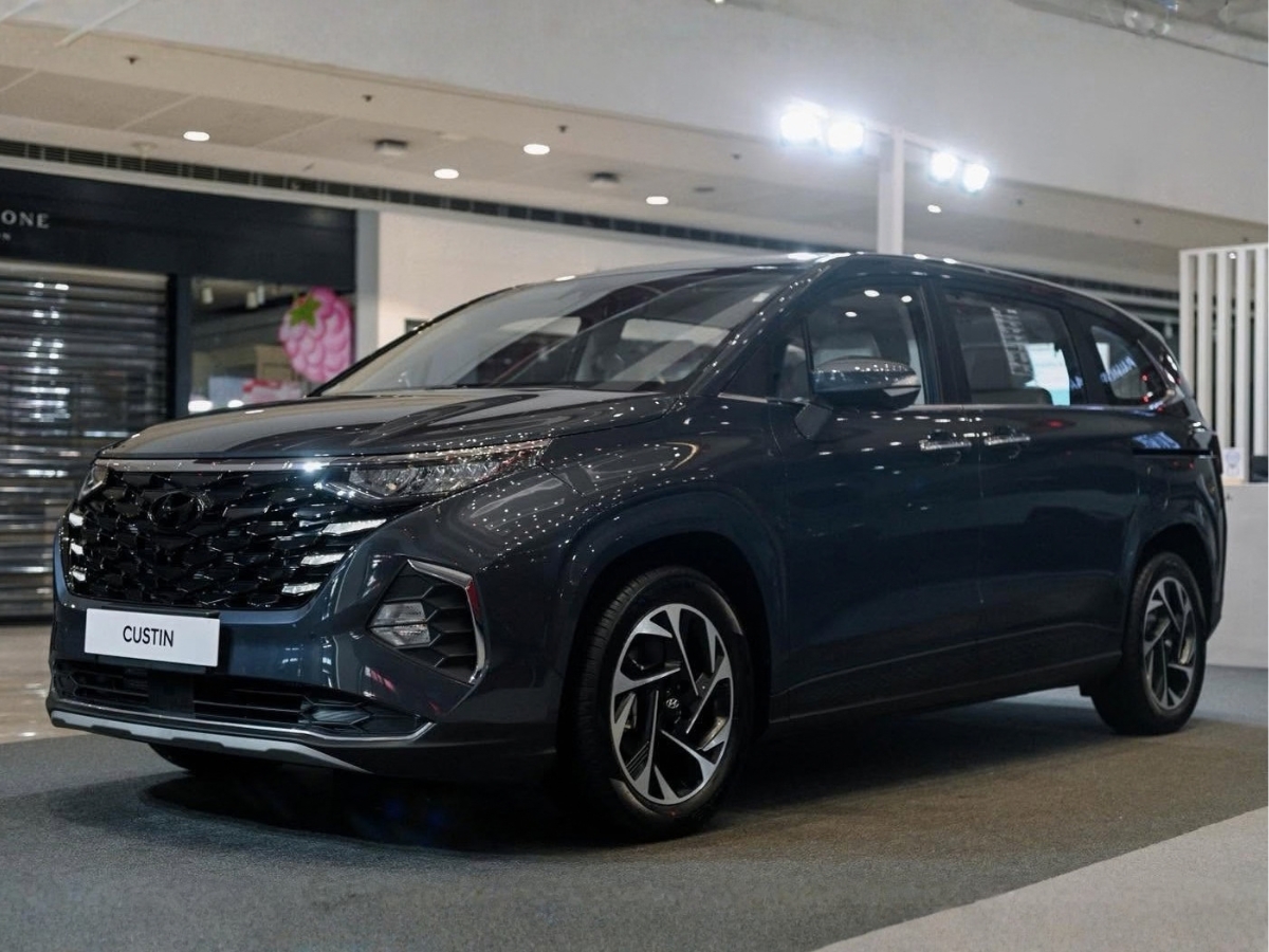 Hyundai Custin
