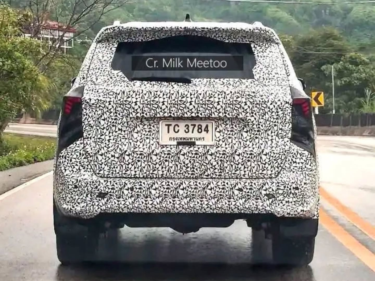 Next-gen Toyota Fortuner spy shot_2